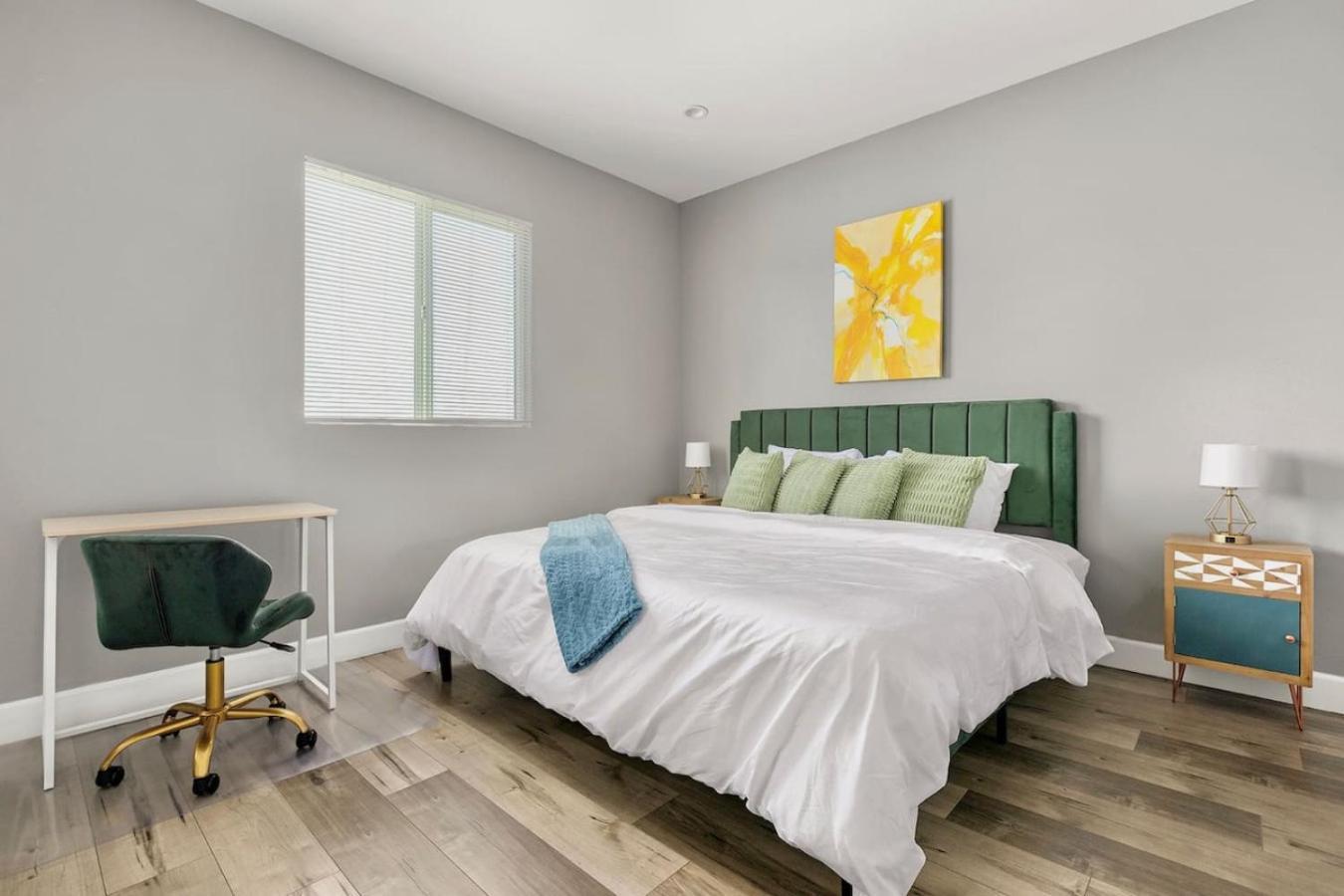 Holiday home Fun Midcity New Sleeps 10 Near Usc Dtla Expo *