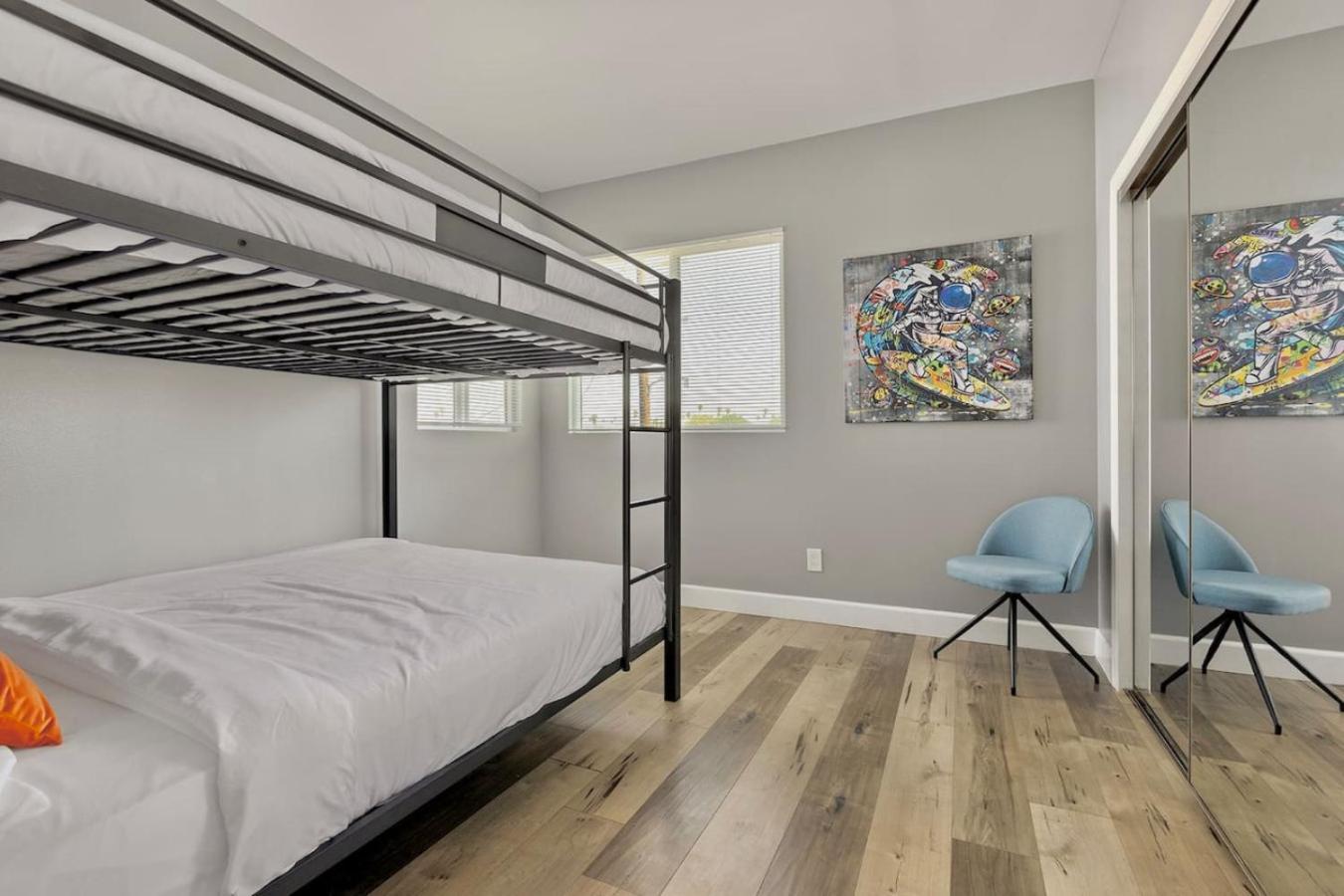Holiday home Fun Midcity New Sleeps 10 Near Usc Dtla Expo