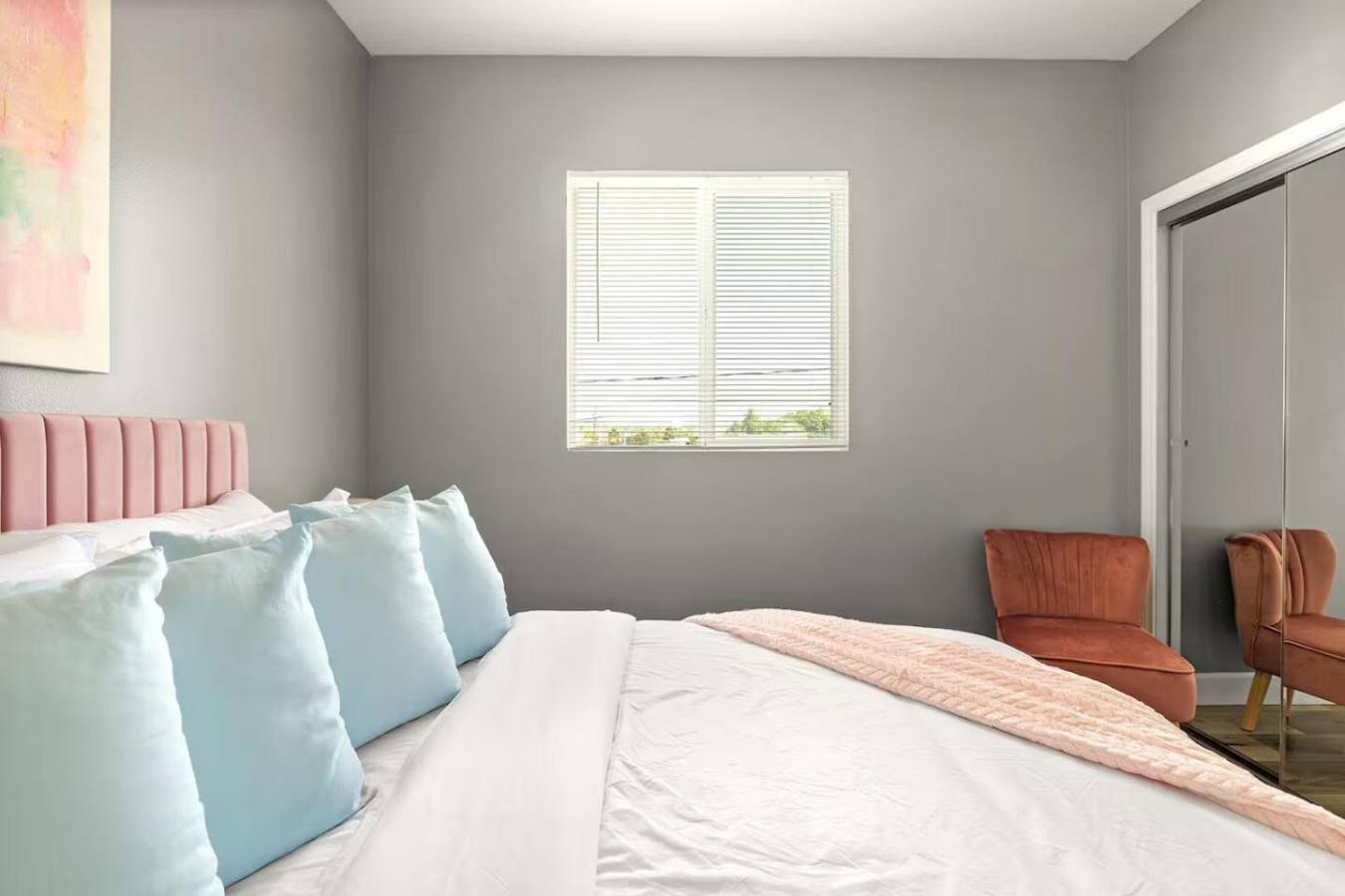 Holiday home Fun Midcity New Sleeps 10 Near Usc Dtla Expo Los Angeles