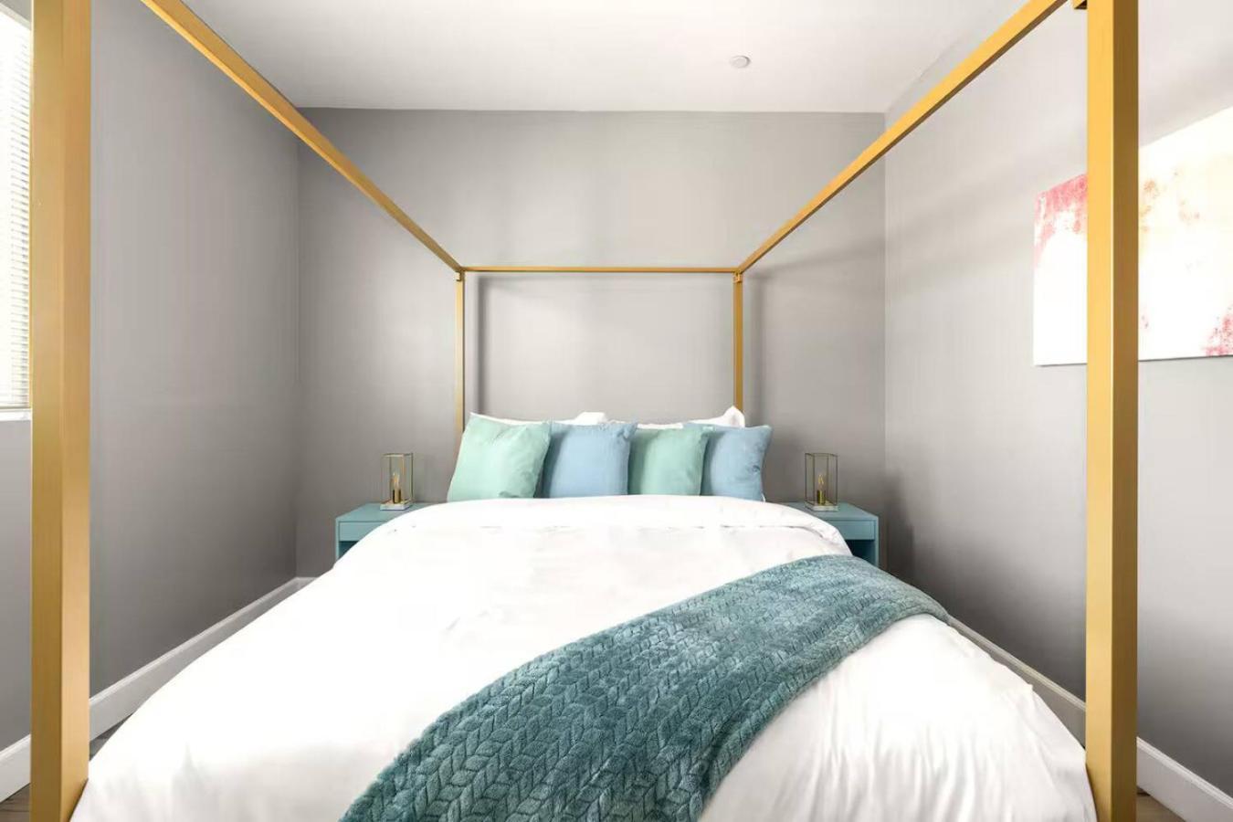 Fun Midcity New Sleeps 10 Near Usc Dtla Expo Holiday home Los Angeles