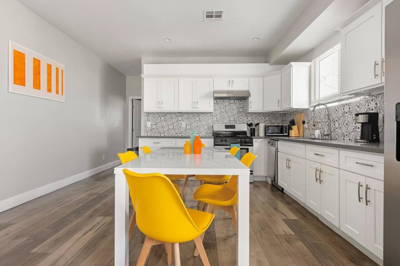 Fun Midcity New Sleeps 10 Near Usc Dtla Expo Holiday home *